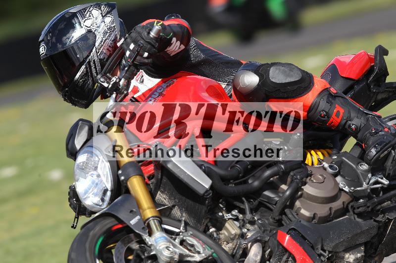/Archiv-2025/05 14.04.2025 Plüss Moto Sport ADR/Freies Fahren/1